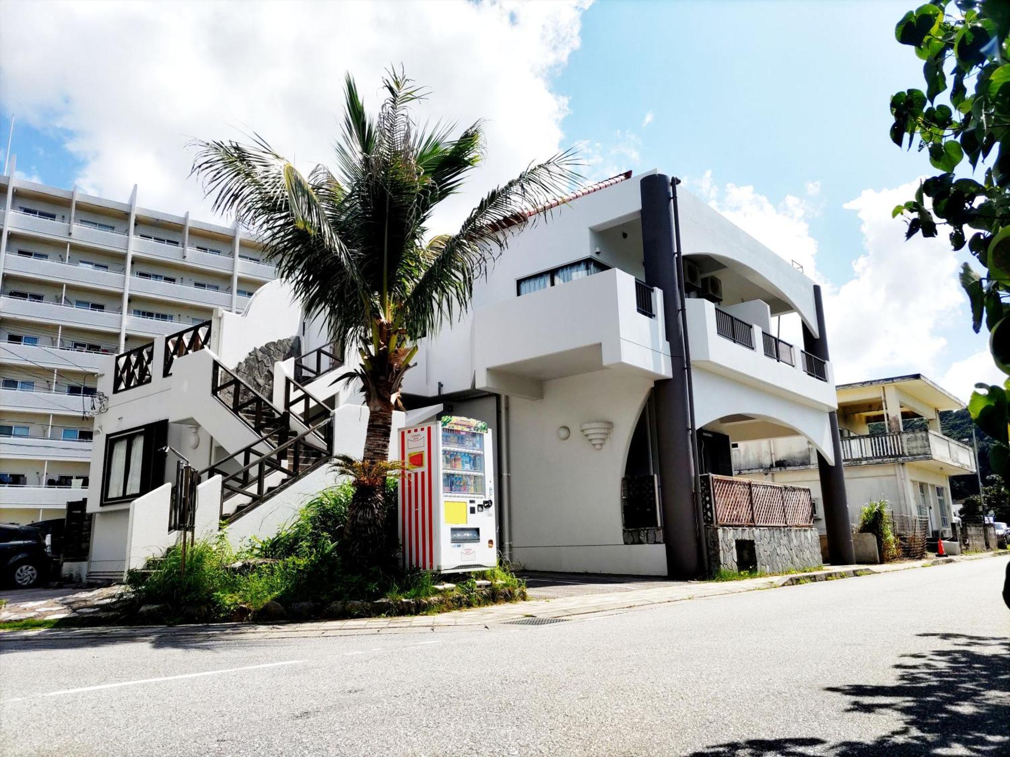 Kariyushi Condominium Resort Sea Side House Наго Экстерьер фото